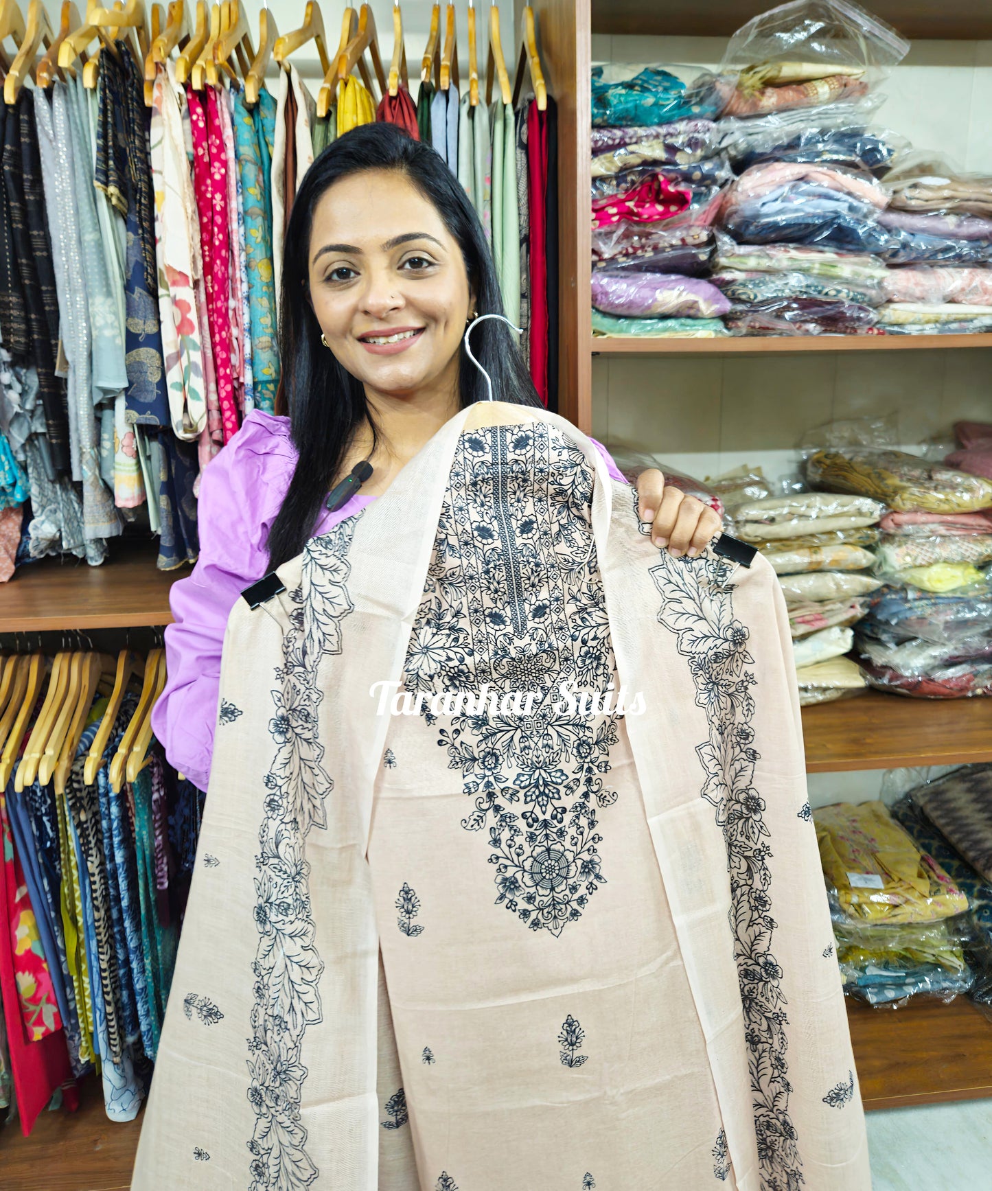 Pakistani Suits Under 1000