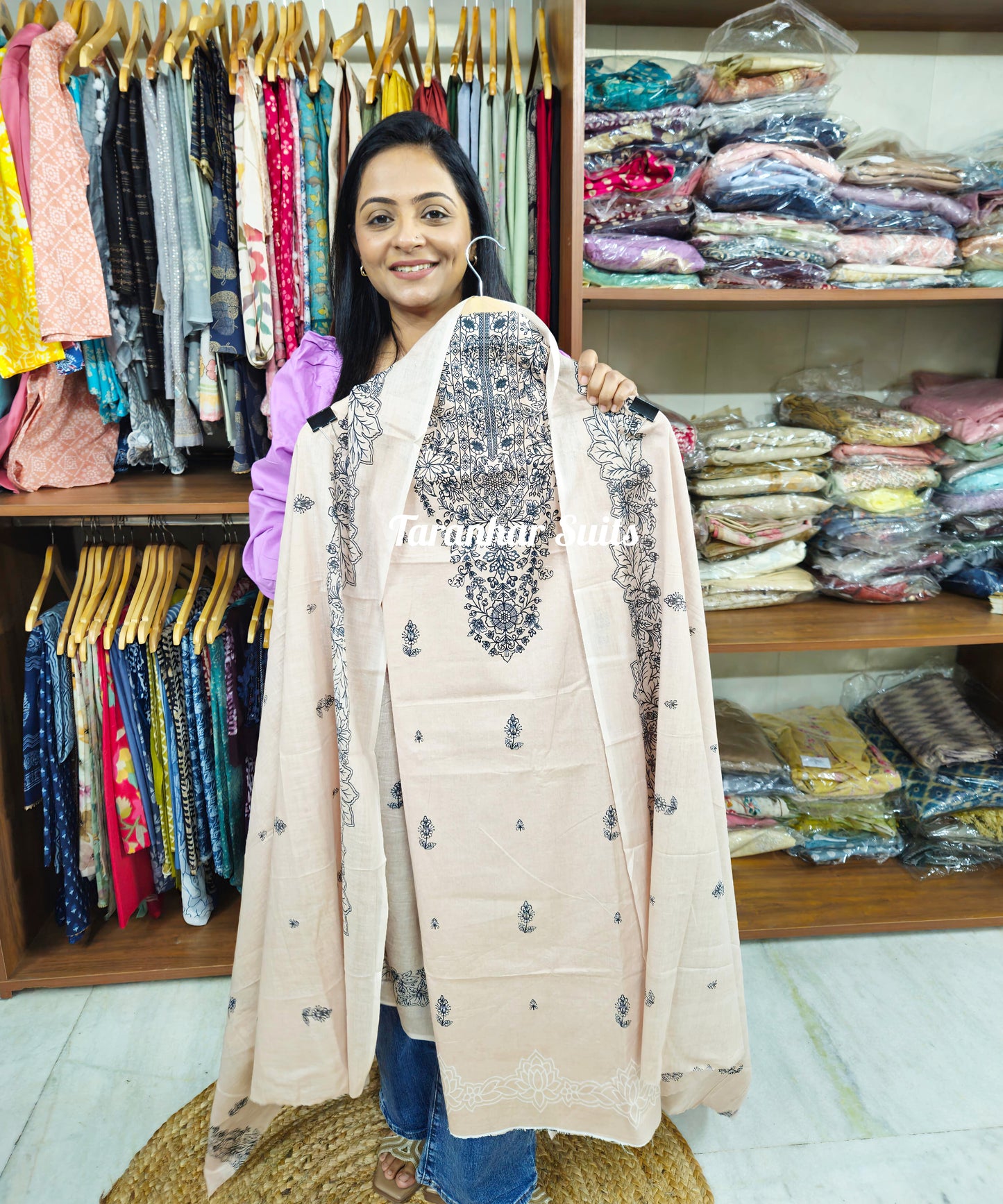 Pakistani Suits Under 1000