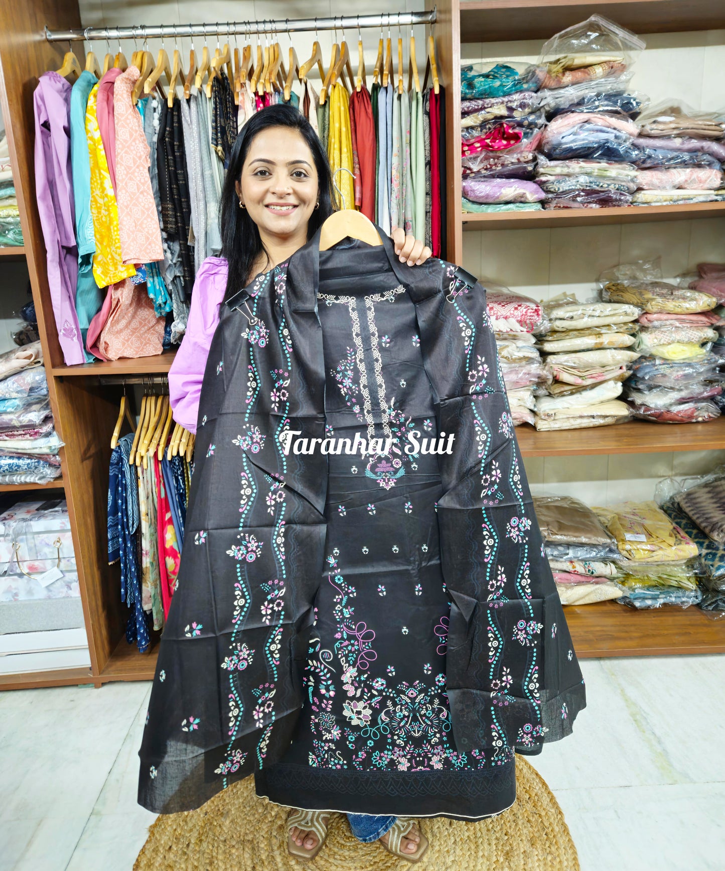 Pakistani Suits For Women Party Wear